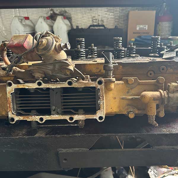 emergency roadside Cylinder head overhaul on diesel