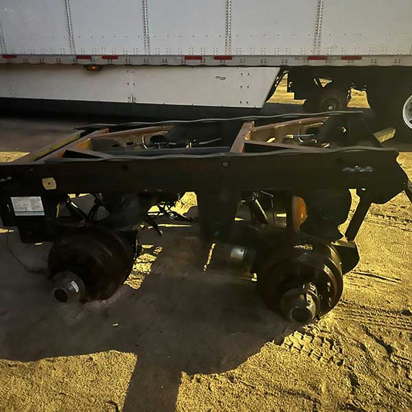 Picture of axles being replaced bu Bennett Mobile Truck Repair on the roadside after hours