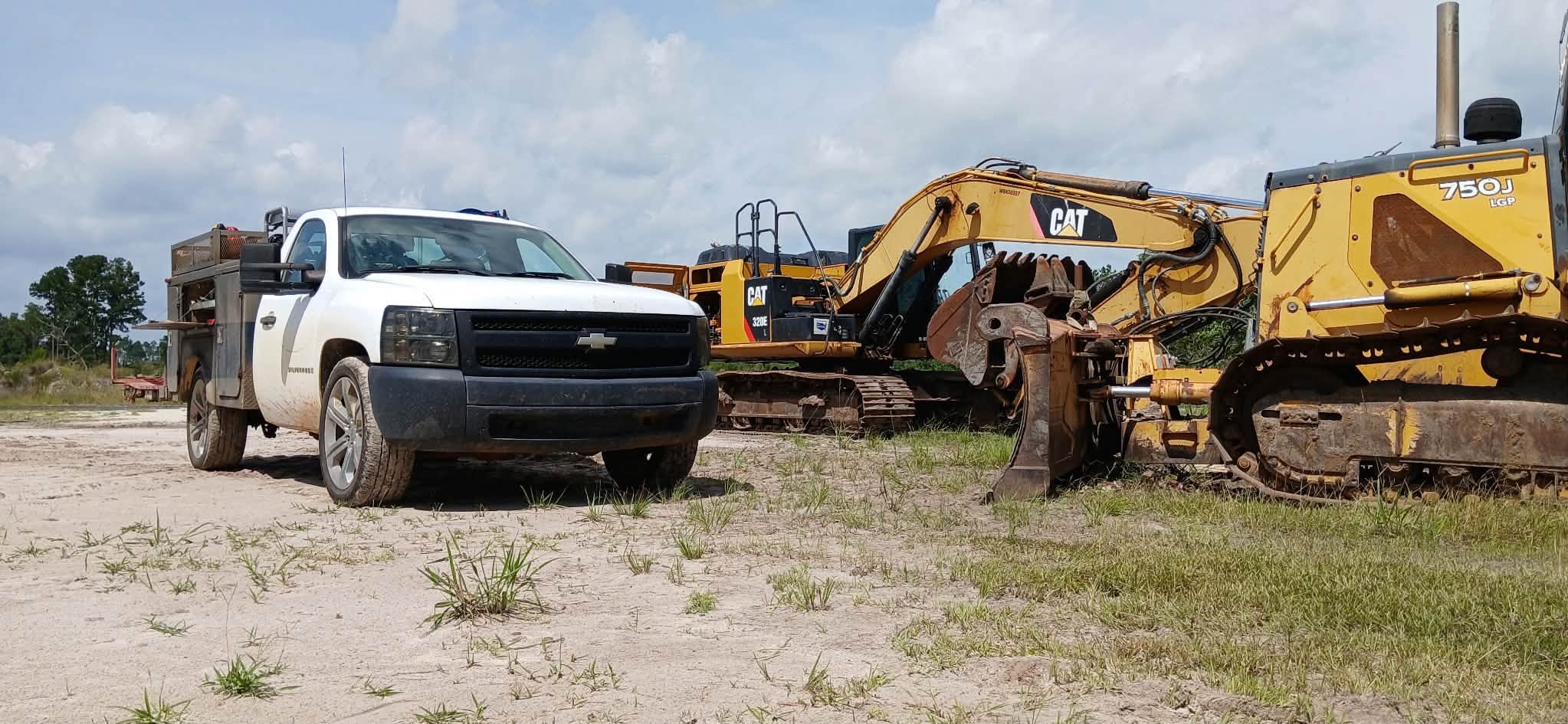 excavator lift pump failure repair on jobsite
